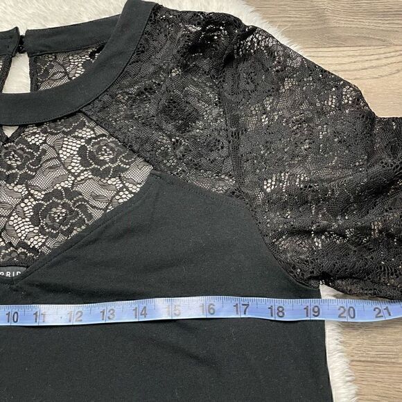 Torrid Womens Top Size Medium Black Long Sleeve Lace Keyhole Tshirt - Picture 6 of 8